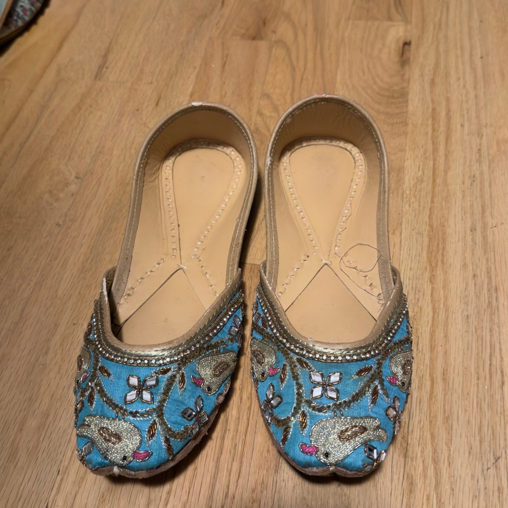 Embellished Blue Women’s Jutti Flats